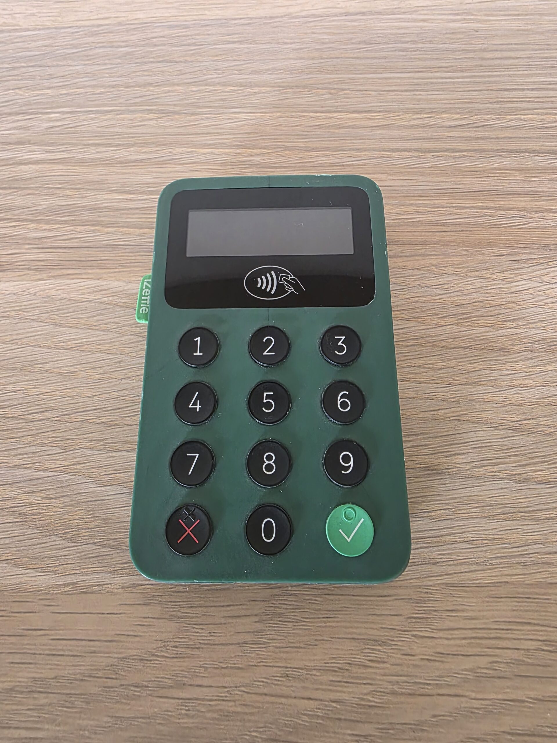 20260720_134606 iZettle Reader 2 med dock / Grøn / Grade A - Billede 1